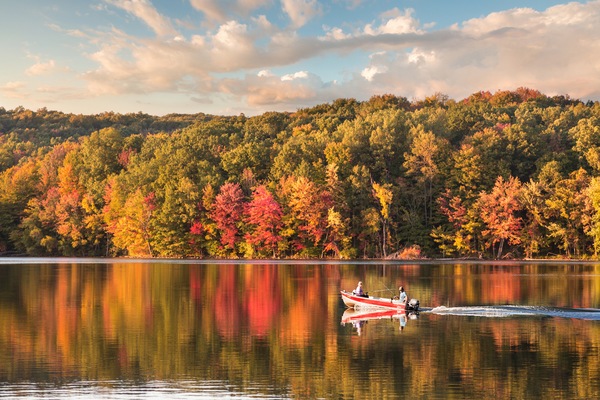 Learn What Makes Fall Boating So Amazing with Kenosha Boat Dealers